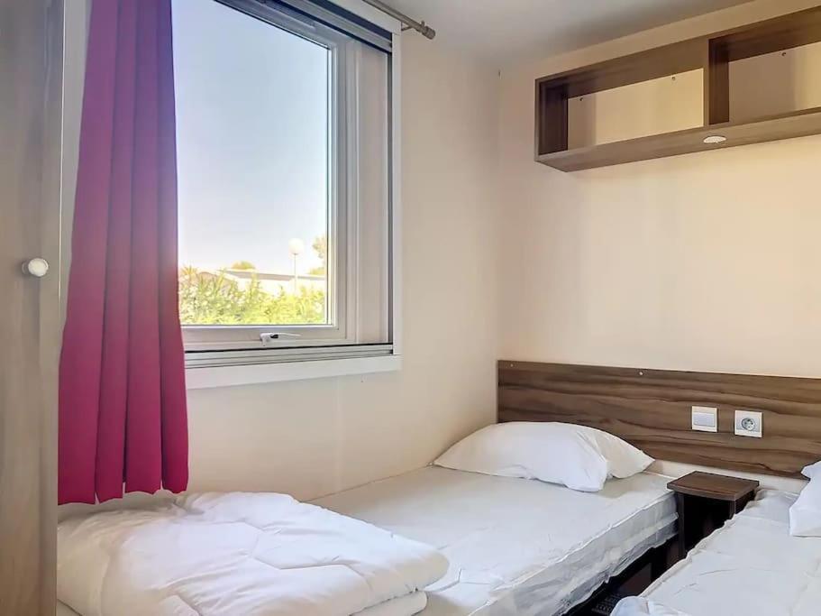 Campsite Le Moorea Mobilhome Le Montourey 4 Etoiles